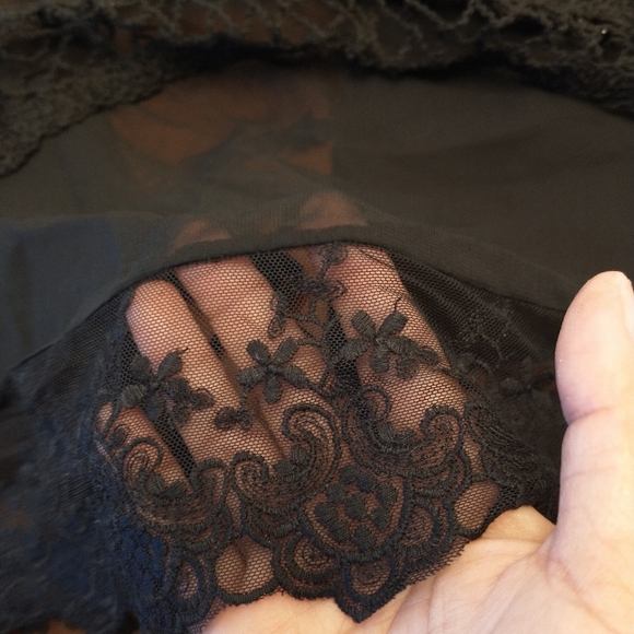 🌺Poof ❤️❤️black long sleeve top - Picture 7 of 9